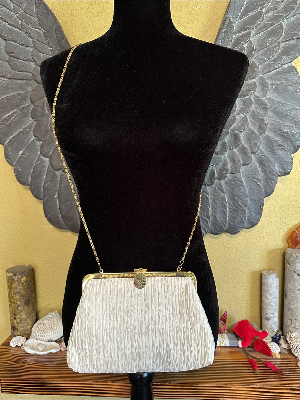 Elegant white Evening Clutch with Gold Chain